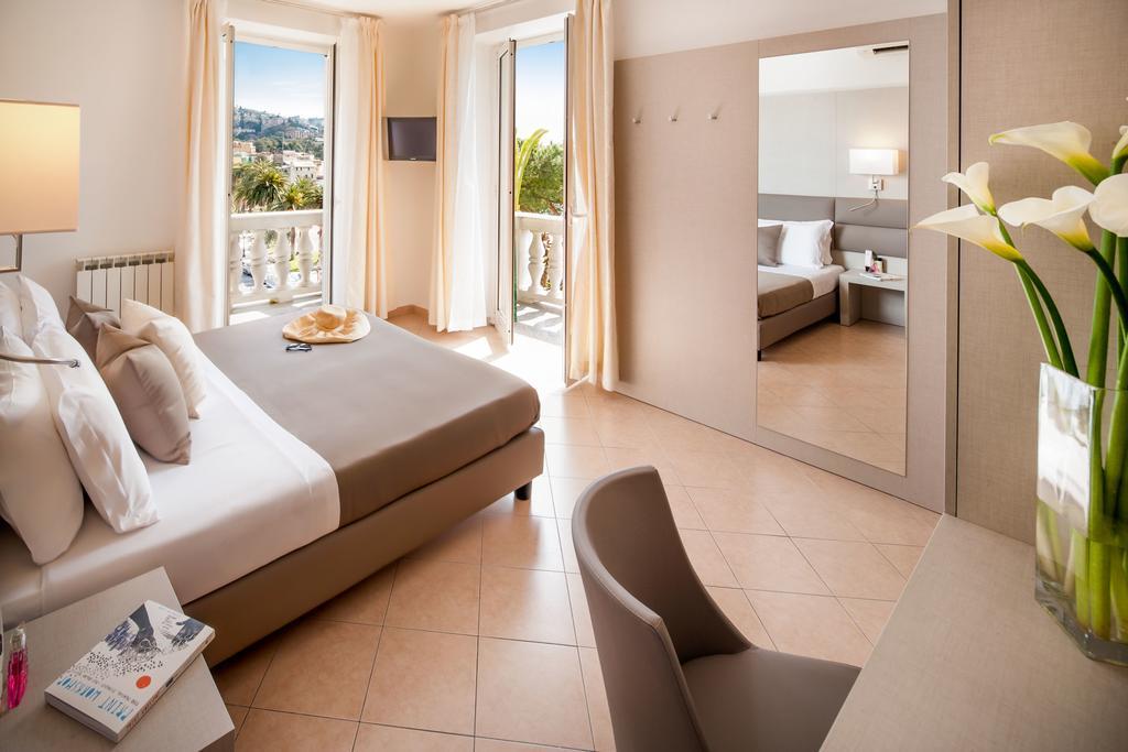 Hotel Vesuvio Рапалло Экстерьер фото