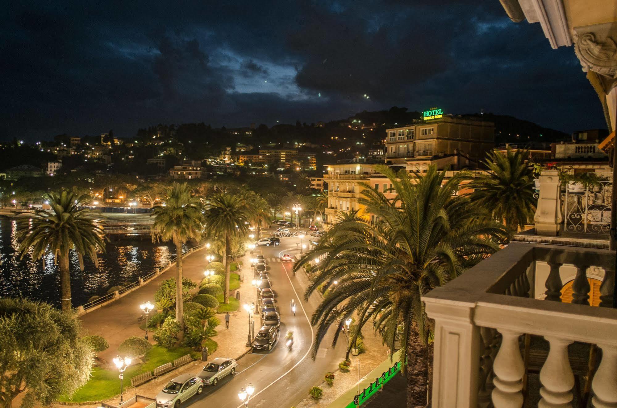 Hotel Vesuvio Рапалло Экстерьер фото