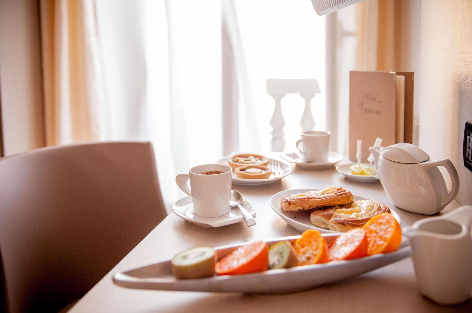 Hotel Vesuvio Рапалло Экстерьер фото